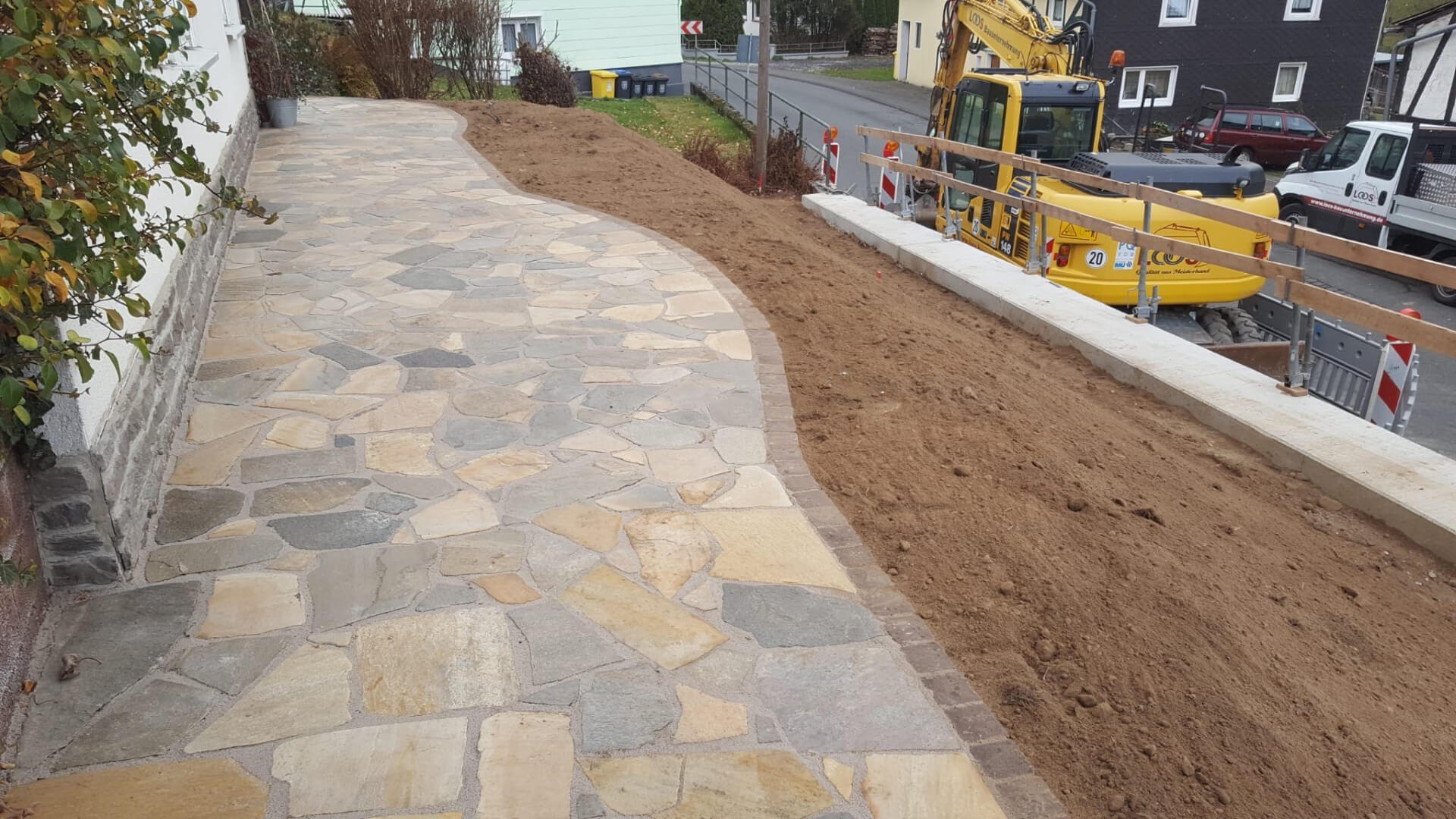 Hochwertige Natursteinarbeiten im Siegerland Verlegung von Natursteinplatten im Außenbereich